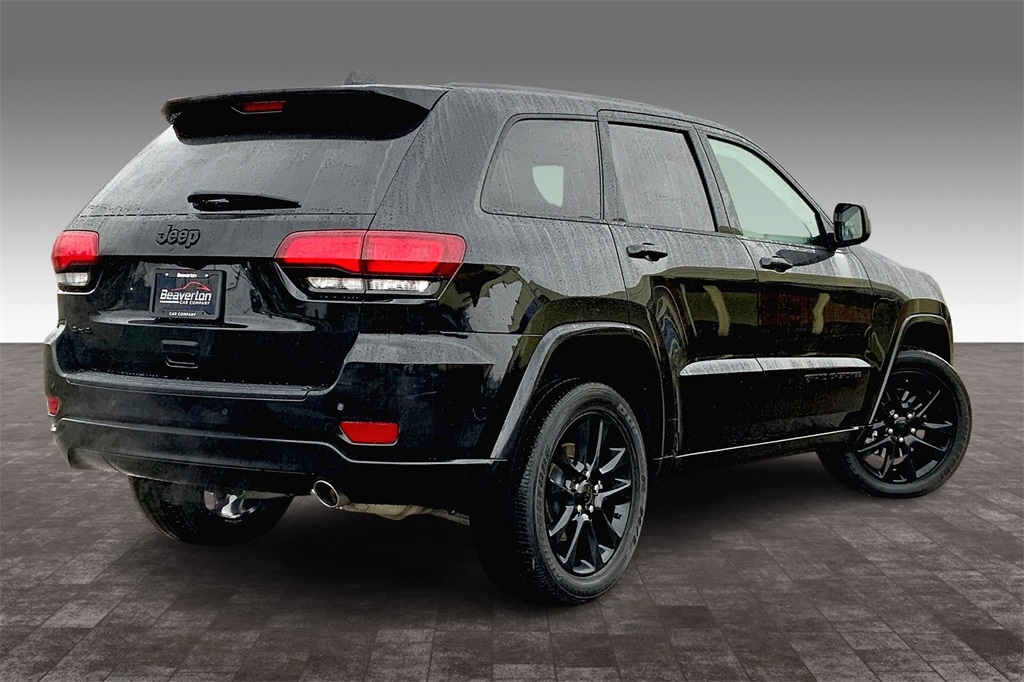 Vehicle image 4 of 33