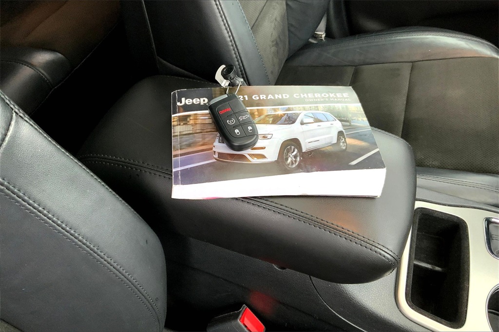 Vehicle image 14 of 33