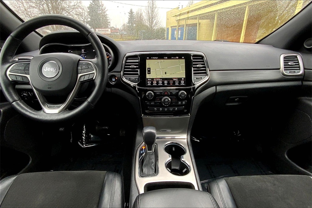 Vehicle image 15 of 33