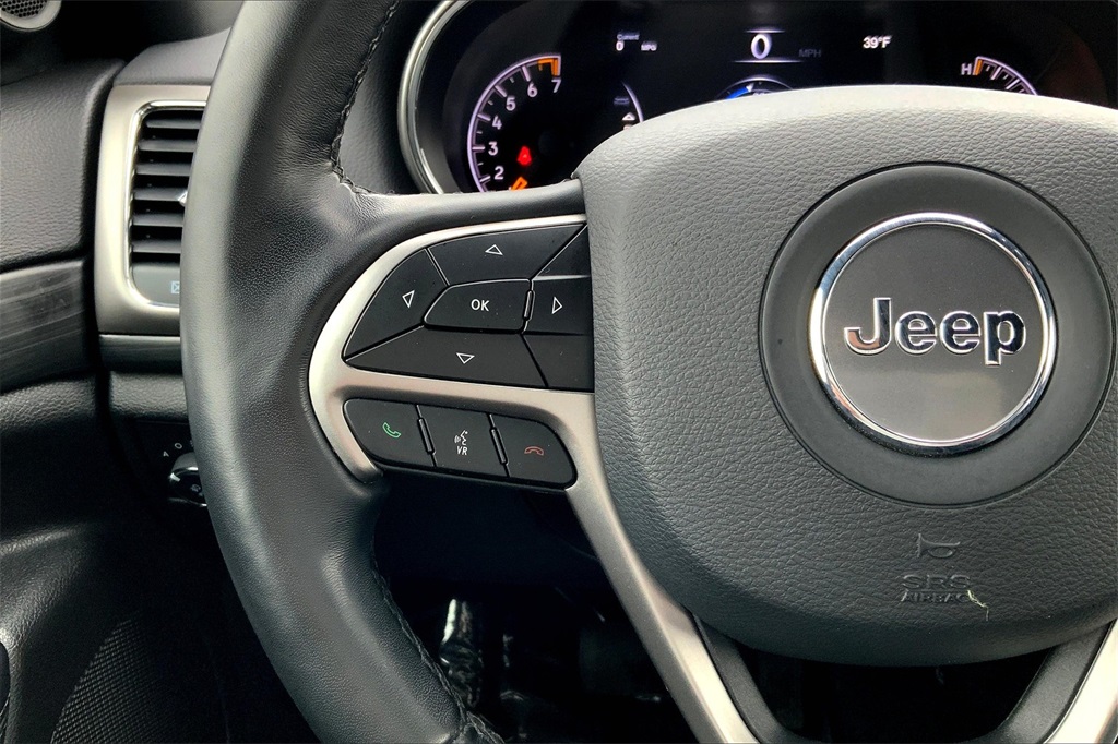 Vehicle image 23 of 33