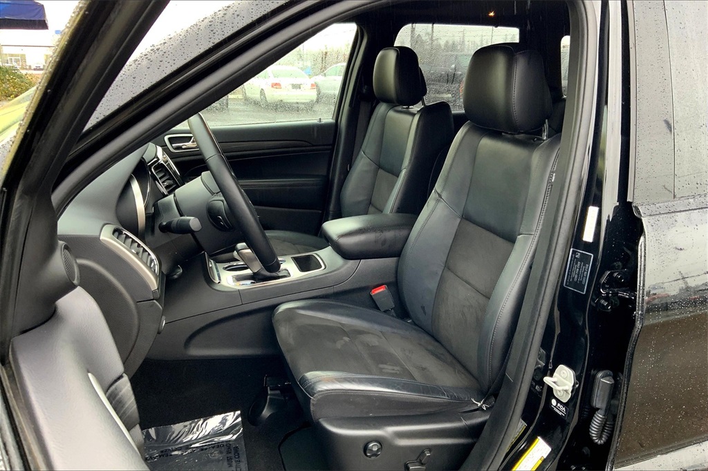 Vehicle image 9 of 33