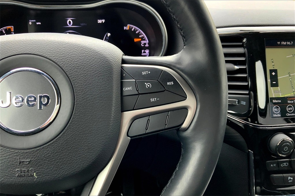 Vehicle image 24 of 33