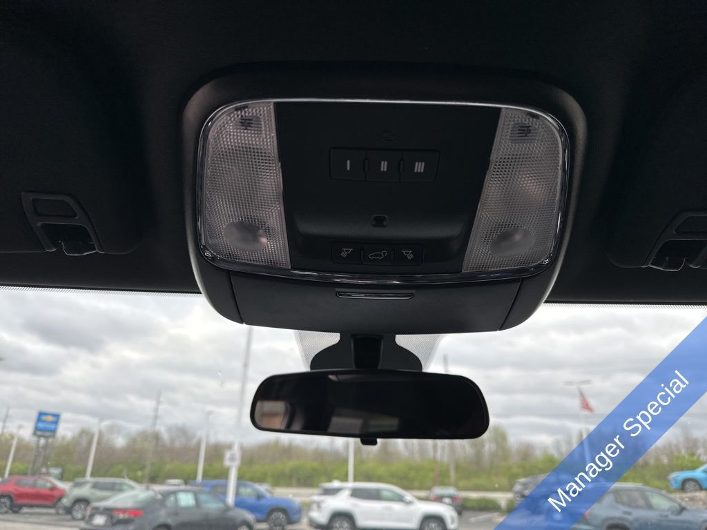 Vehicle image 27 of 35