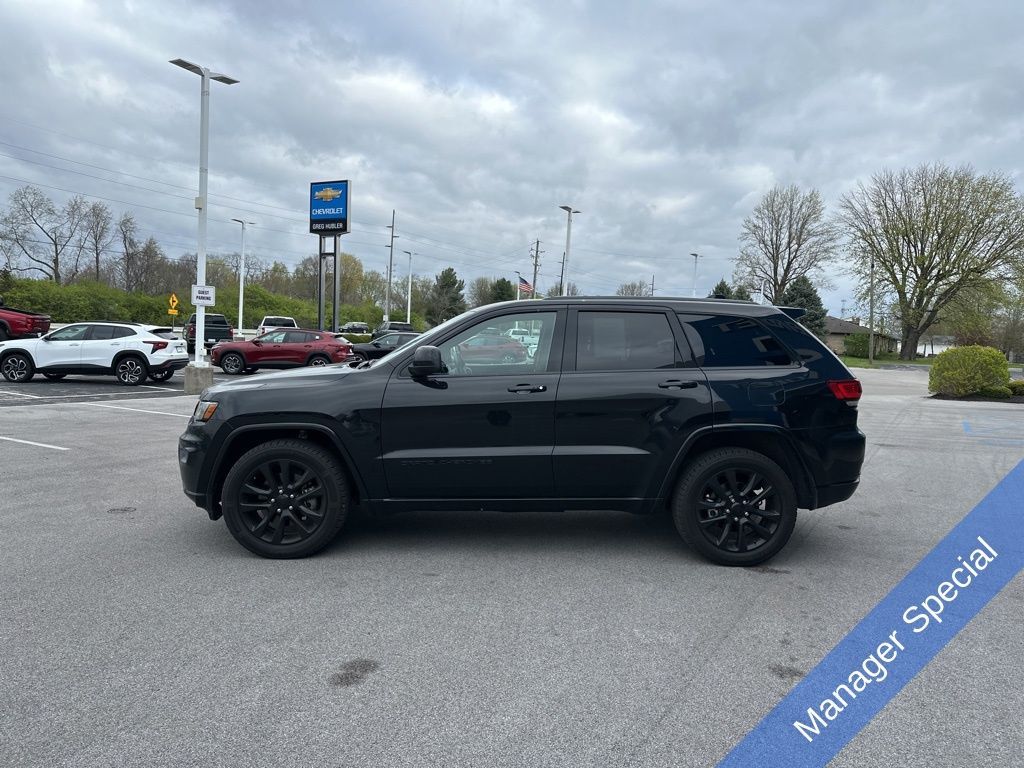Vehicle image 10 of 35