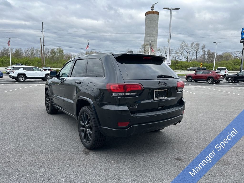 Vehicle image 9 of 35