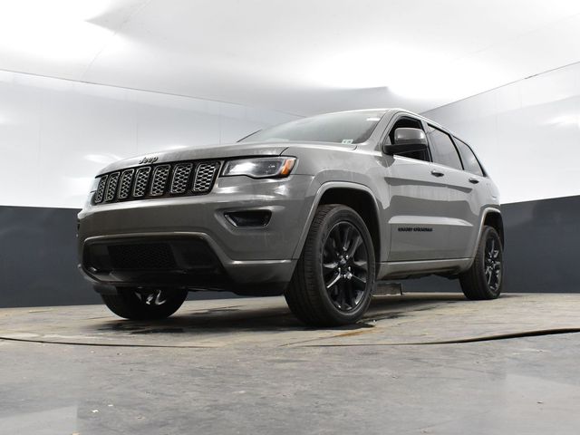 Vehicle image 16 of 48