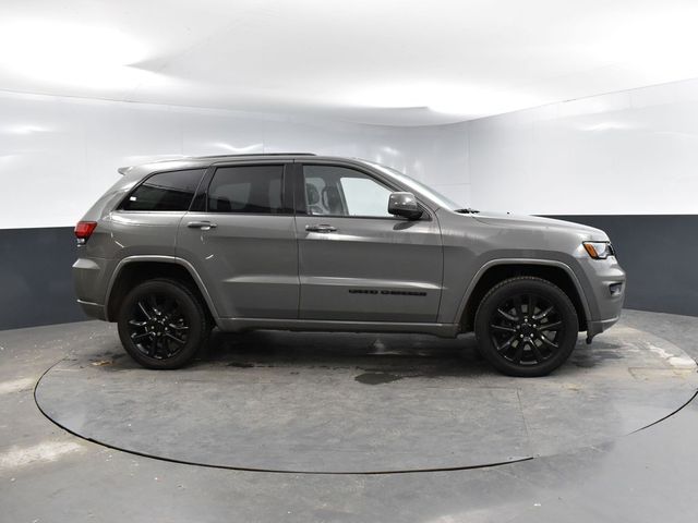 Vehicle image 10 of 48