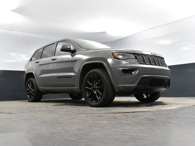 Vehicle image 4 of 48