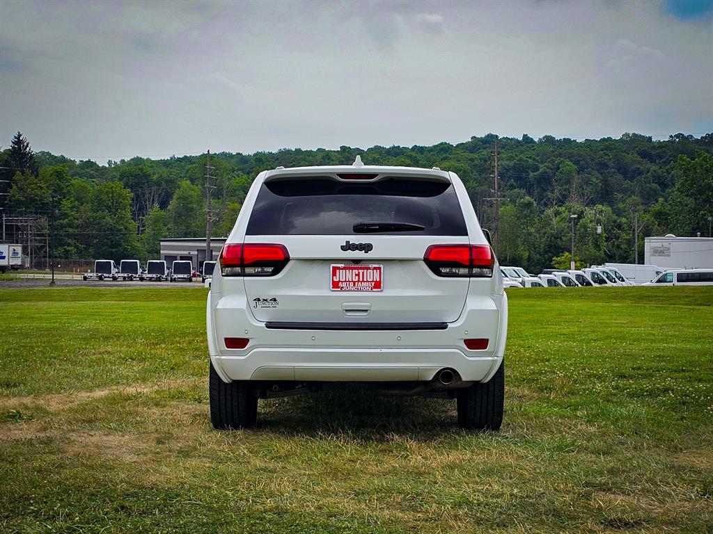 Vehicle image 8 of 45