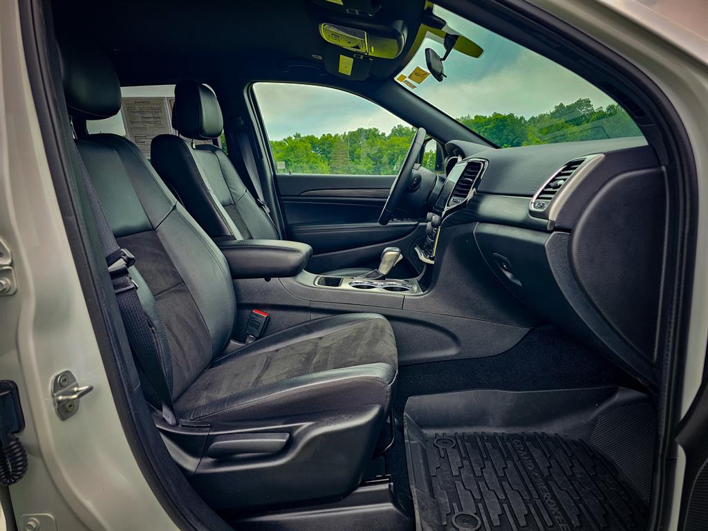 Vehicle image 14 of 45