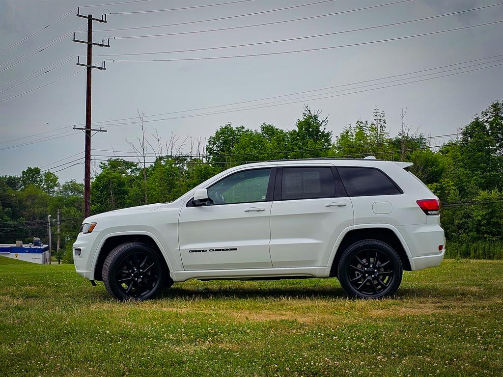 Vehicle image 10 of 45
