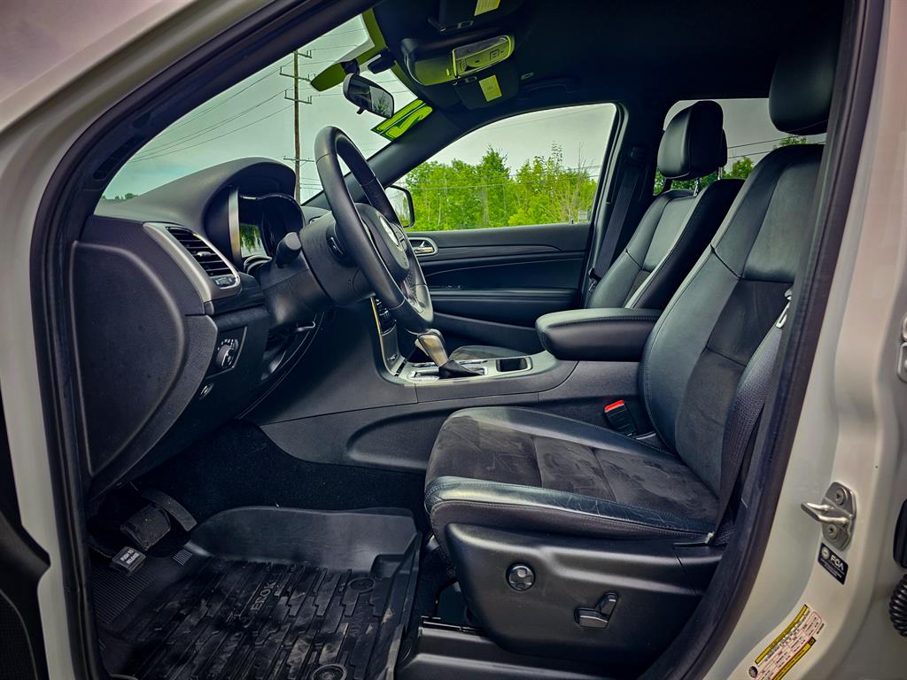 Vehicle image 15 of 45