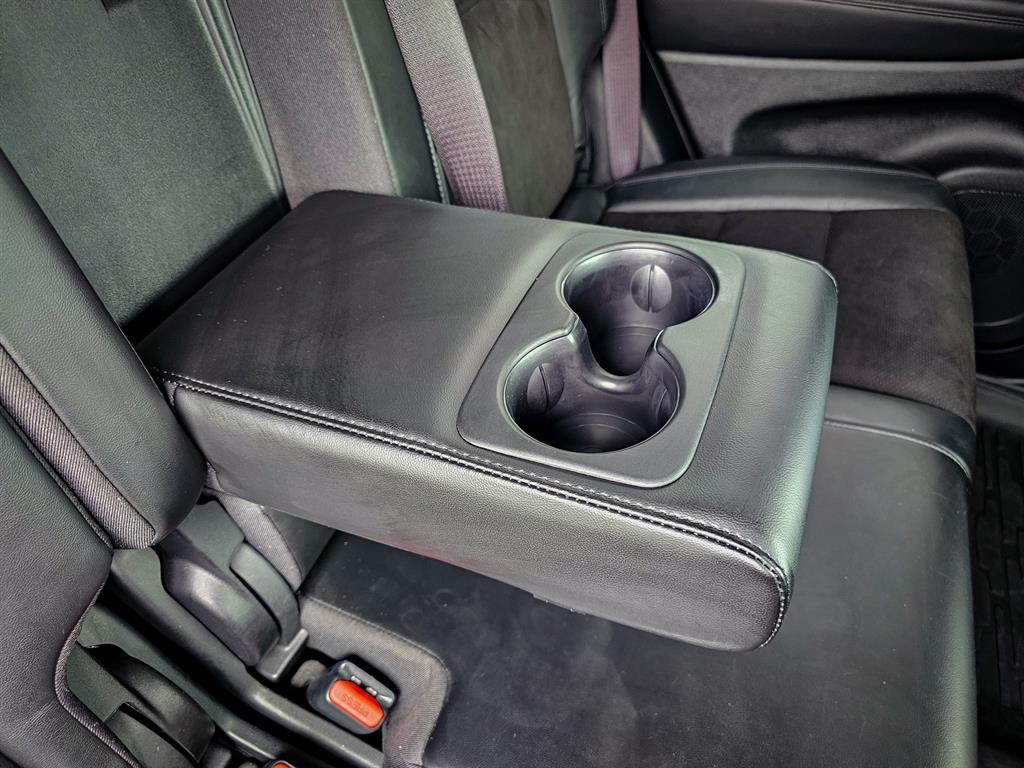 Vehicle image 40 of 45
