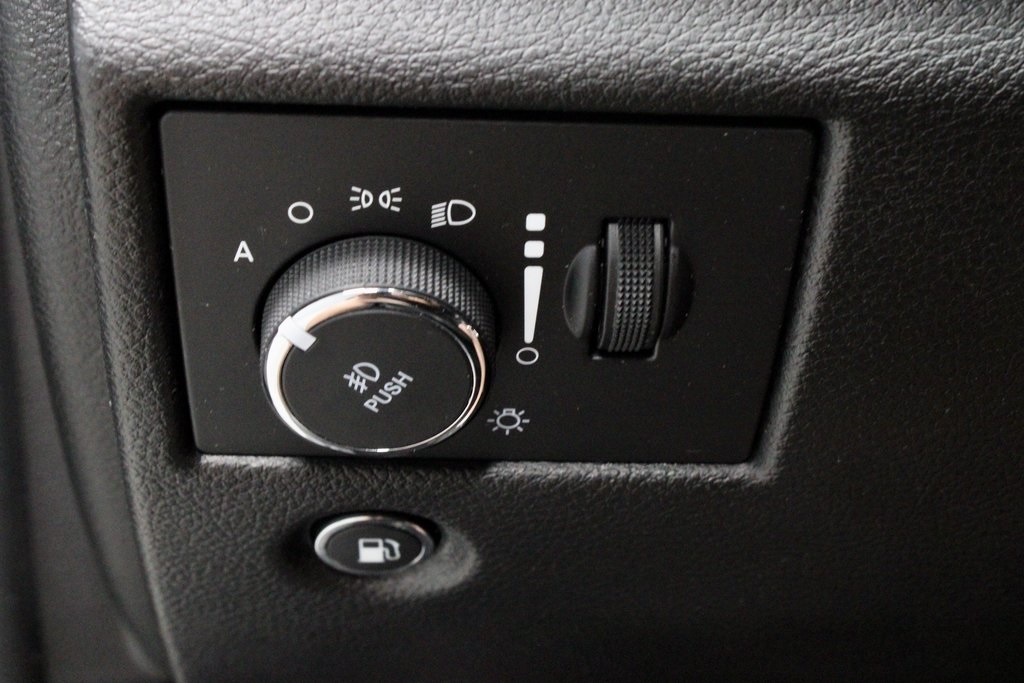 Vehicle image 27 of 35