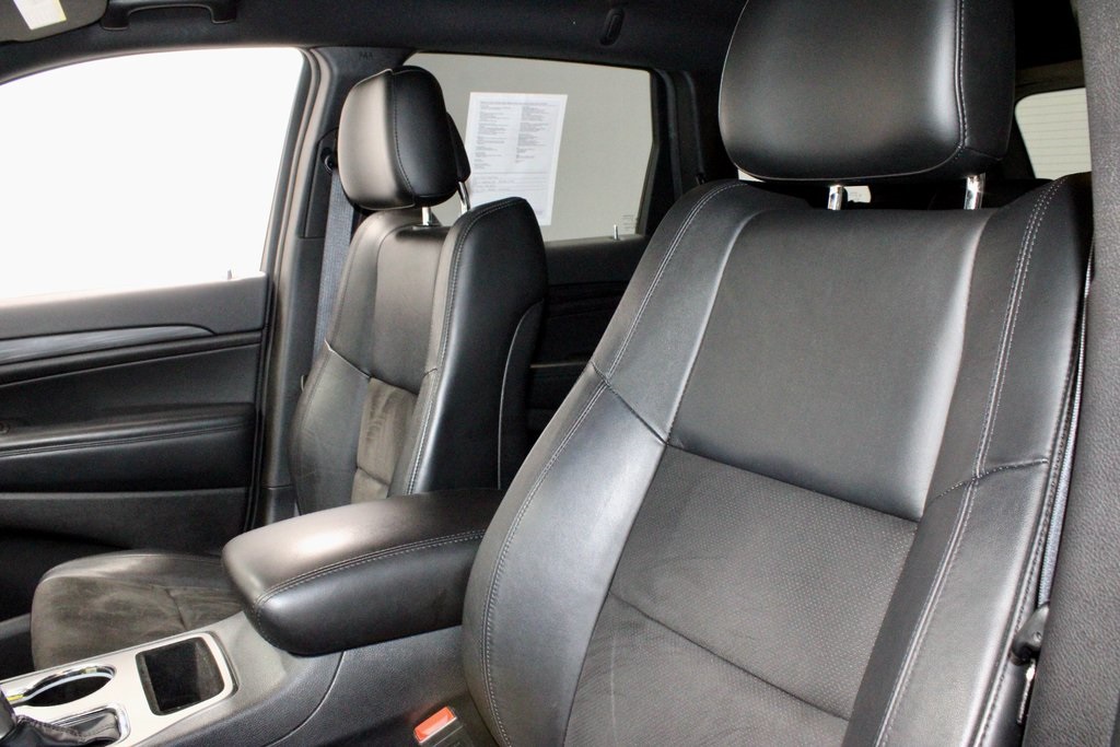 Vehicle image 17 of 35