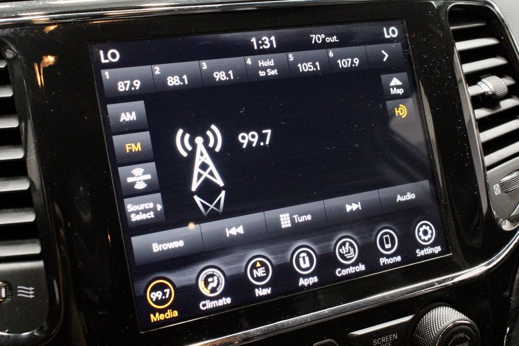 Vehicle image 21 of 35