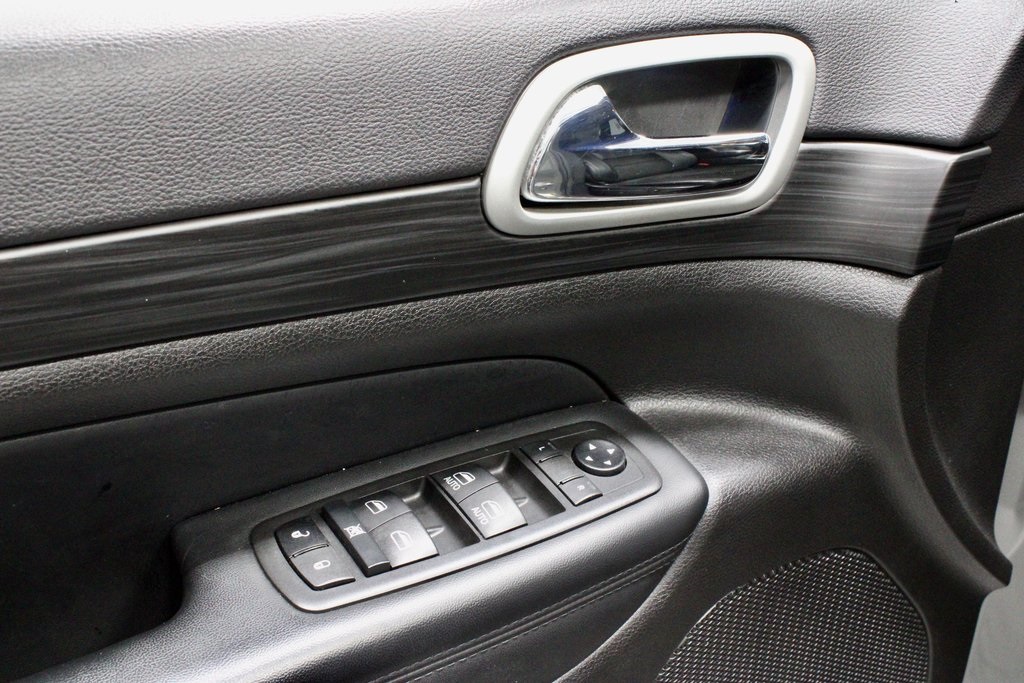 Vehicle image 26 of 35