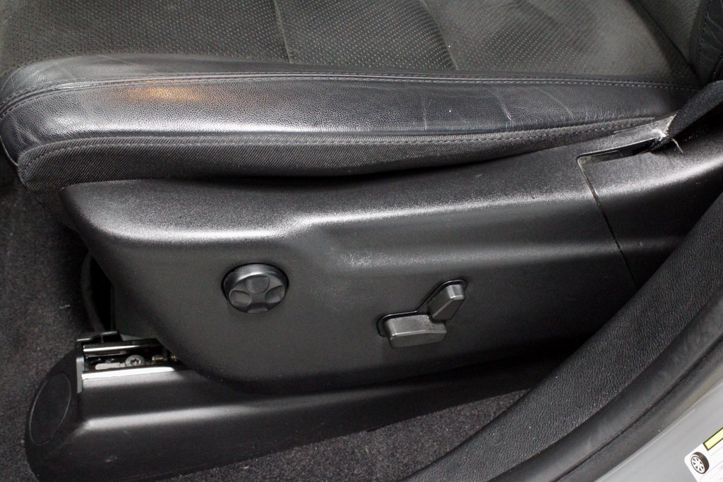 Vehicle image 30 of 35