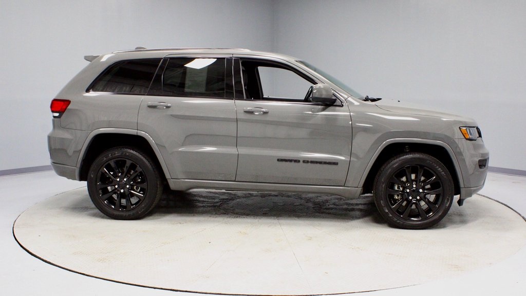 Vehicle image 4 of 35