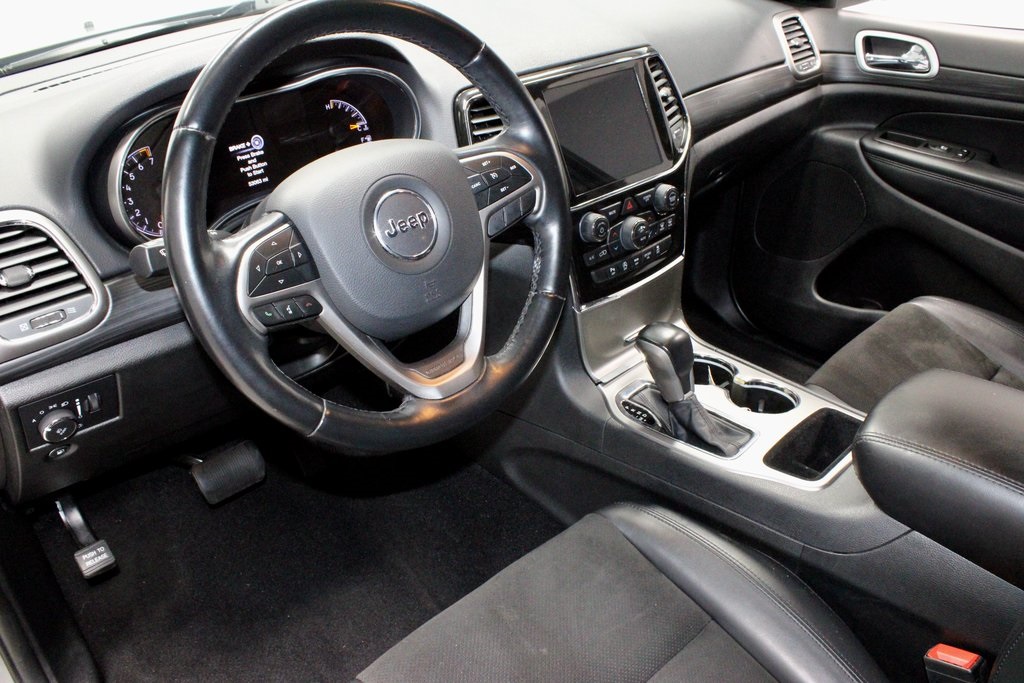 Vehicle image 19 of 35