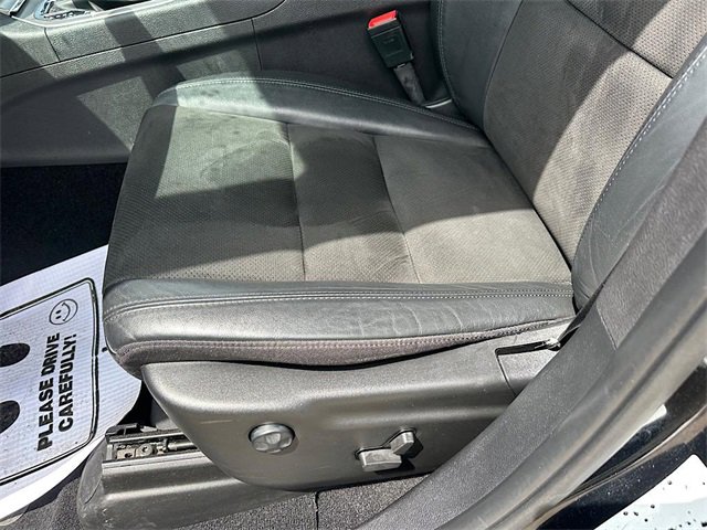 Vehicle image 24 of 25
