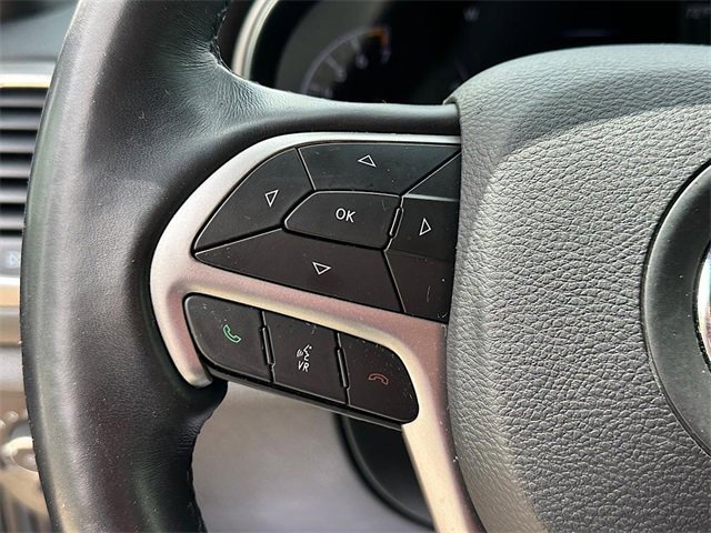 Vehicle image 23 of 25