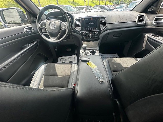 Vehicle image 13 of 25
