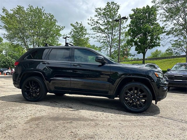 Vehicle image 3 of 25