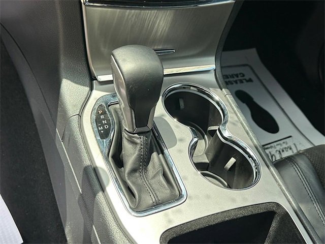 Vehicle image 17 of 25