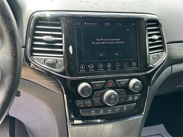 Vehicle image 16 of 25