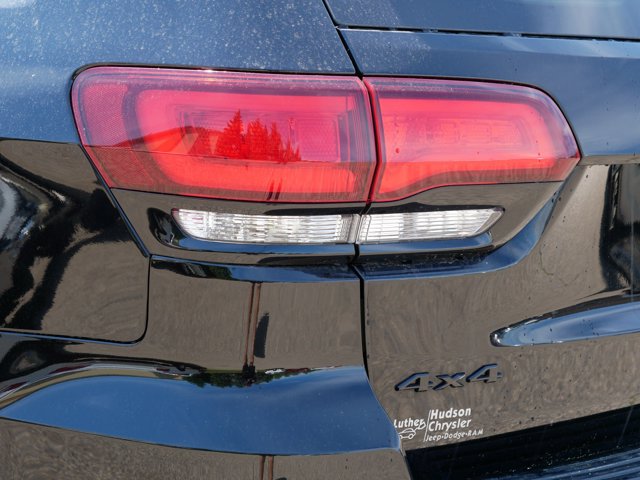 Vehicle image 17 of 38