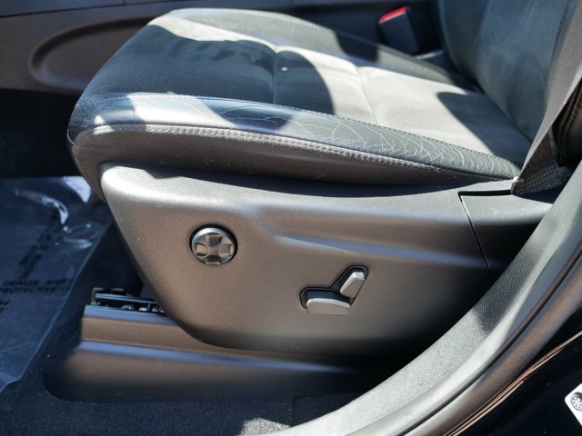 Vehicle image 20 of 38