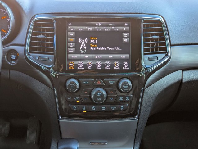 Vehicle image 16 of 31