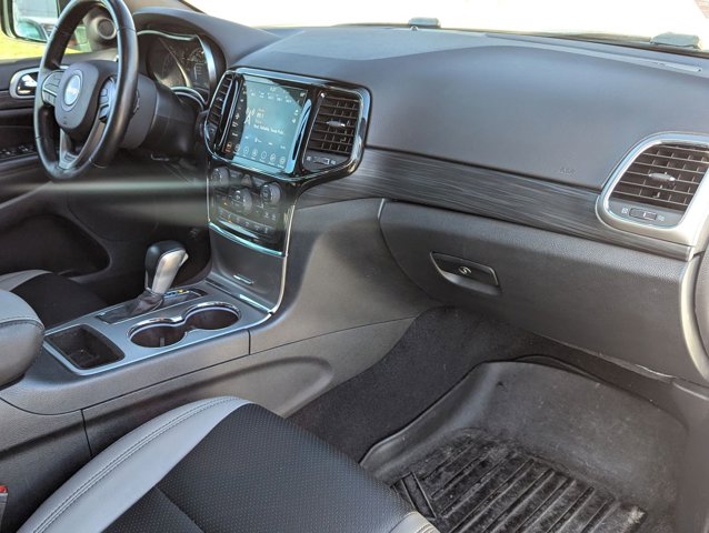 Vehicle image 27 of 31
