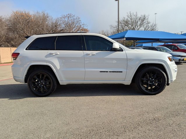 Vehicle image 3 of 31