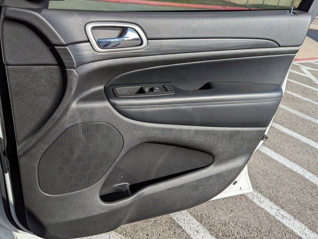 Vehicle image 26 of 31