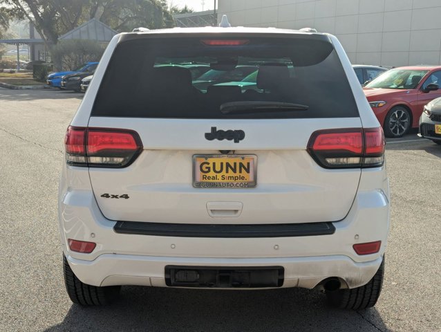 Vehicle image 7 of 31