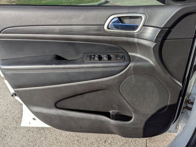 Vehicle image 9 of 31