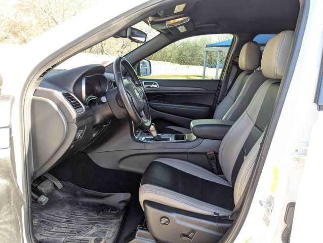 Vehicle image 8 of 31