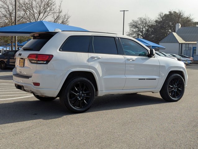 Vehicle image 4 of 31