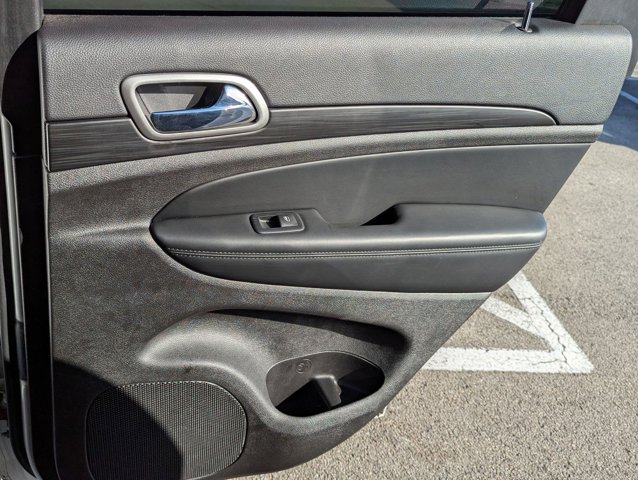 Vehicle image 24 of 31