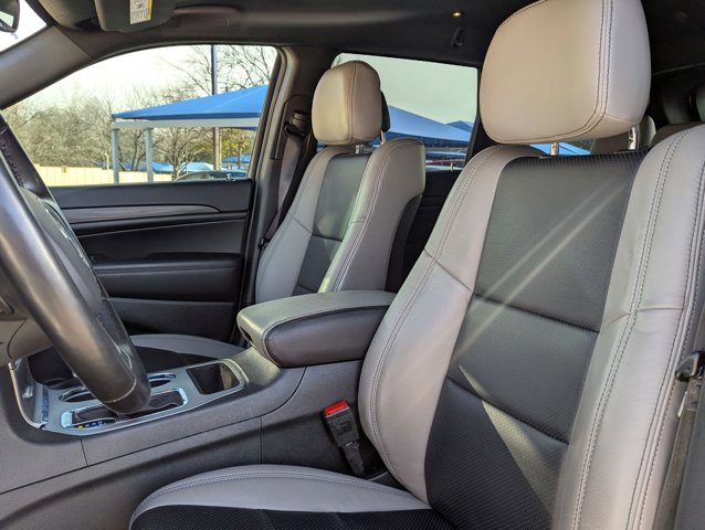 Vehicle image 12 of 31