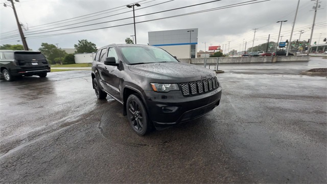 Vehicle image 4 of 26