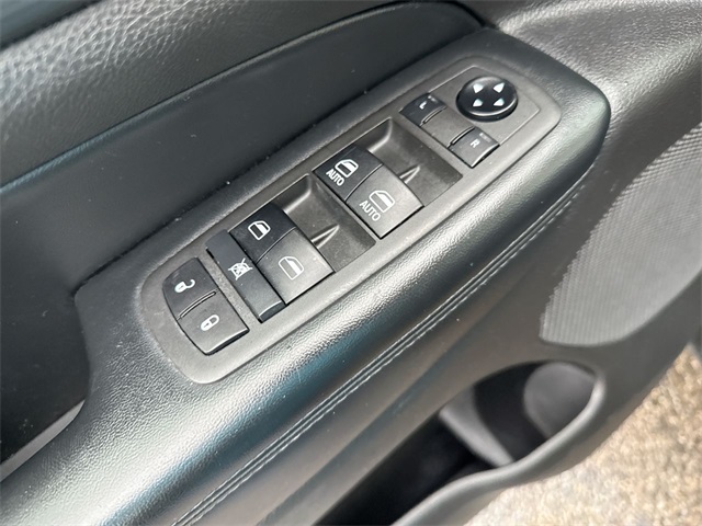 Vehicle image 13 of 26