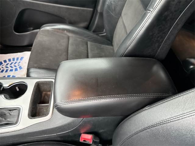 Vehicle image 21 of 26