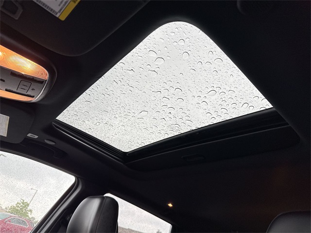 Vehicle image 22 of 26
