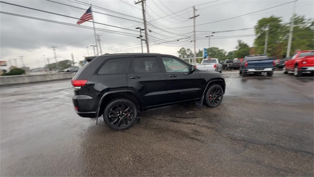 Vehicle image 7 of 26