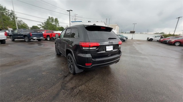 Vehicle image 9 of 26