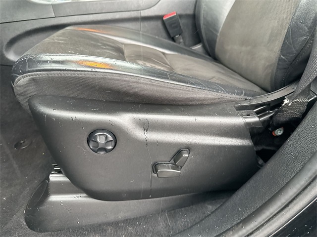 Vehicle image 12 of 26