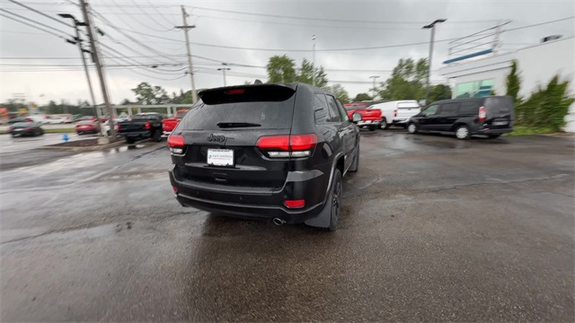 Vehicle image 6 of 26